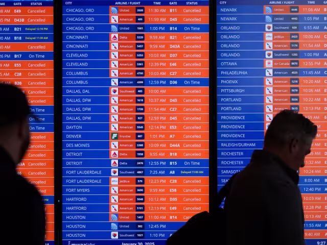 Ante los ajustes en la operación la administración del Aeropuerto Internacional Ronald Reagan, recomendó a los pasajeros verificar sus vuelos con las aerolíneas