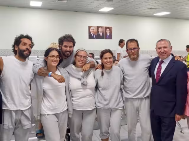 Los connacionales fueron trasladados a Amán, Jordania, donde fueron recibidos por el embajador de México en ese país