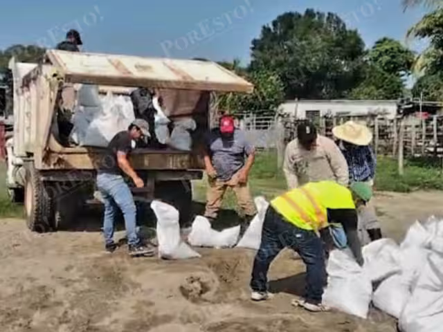 Lluvias benefician al campo, pero deterioran carreteras en Palizada