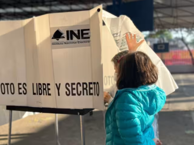 Deberán ir con ropa no relacionada a algún partido político