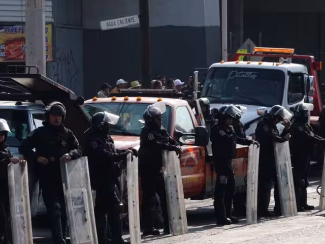 Tras horas de bloqueos, los transportistas acordaron con la Segob instalar una mesa de diálogo para abordar sus demandas