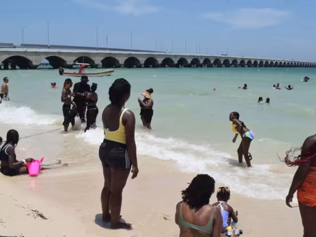 La cancelación del arribo del crucero Carnival afectó a los comerciantes