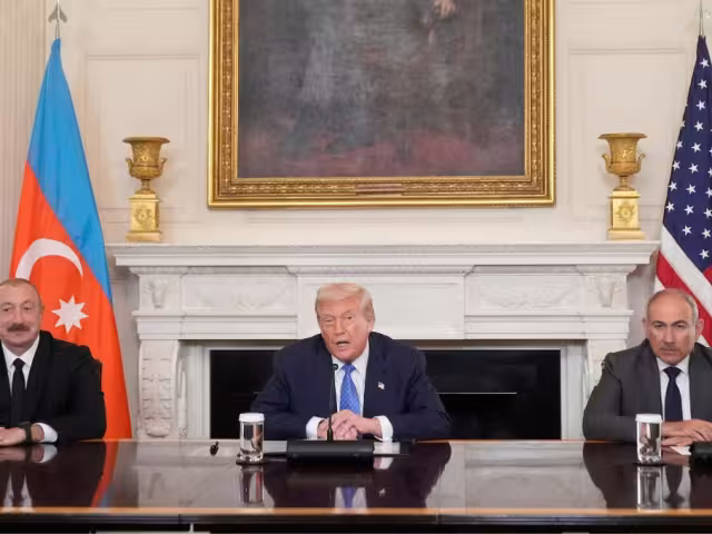 La firma del acuerdo en Washington marca un cambio en la orientación diplomática de ambos países hacia Occidente