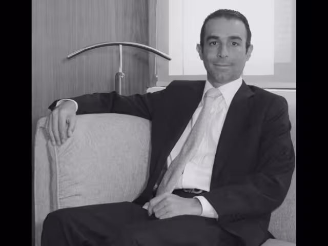 David Cohen Sacal era licenciado en Derecho con especialización en Derecho Procesal Civil