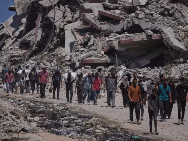 La situación humanitaria se agrava con los miles de cuerpos aún bajo los escombros