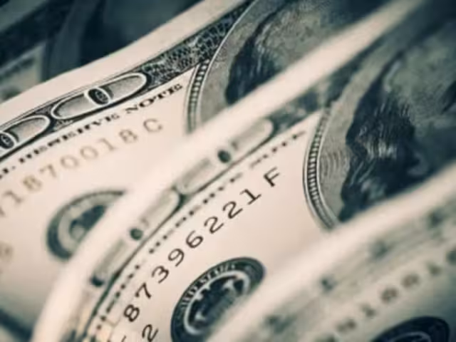 El peso mexicano se fortalece frente al dólar al inicio de la jornada cambiaria de este 23 der julio