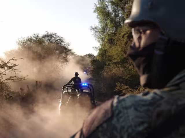 Tras la captura, civiles armados realizaron bloqueos en caminos rurales de Pinzándaro, Catalinas y El Terrero