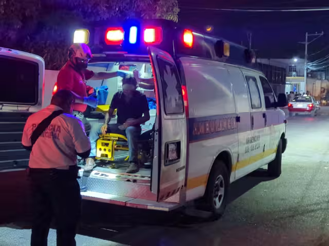 Violento asalto en calles de Ciudad del Carmen; víctima termina hospitalizada