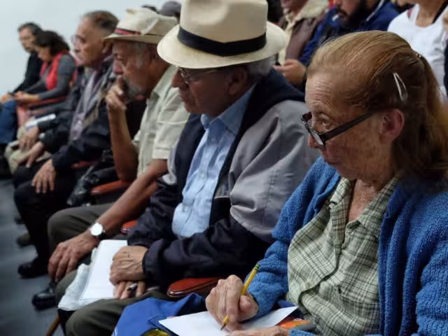 El INE destacó que 495 peticiones fueron declinadas por los propios solicitantes