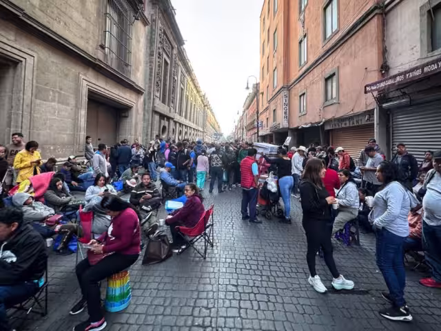 La presidenta Claudia Sheinbaum recordó que el pasado 15 de mayo se anunció un aumento salarial para los docentes