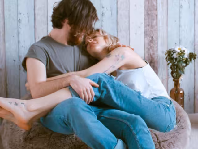 Desde la infancia, la sociedad nos enseña que el amor debe seguir un esquema predeterminado