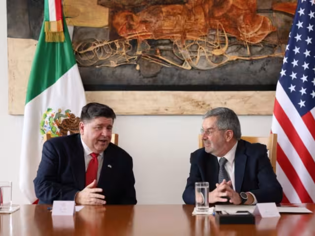 JB Pritzker,  gobernador de Illinois y el canciller de México, Juan Ramón de la Fuente