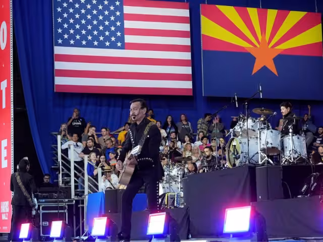 Los Tigres del Norte le dieron su respaldo a Kamala Harris en Arizona, estado clave en la elección presidencial de Estados Unidos