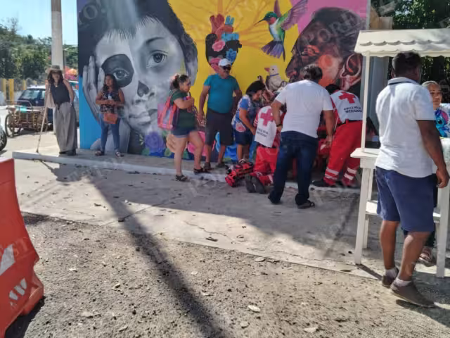 Colapsa cruz en panteón municipal de Calkiní; Cruz Roja atiende a menor