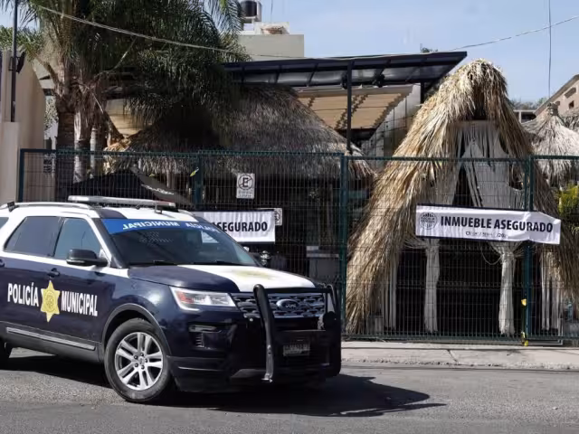El gobernador de Querétaro, se comprometió a capturar a los responsables de la masacre en el bar "Los Cantaritos"