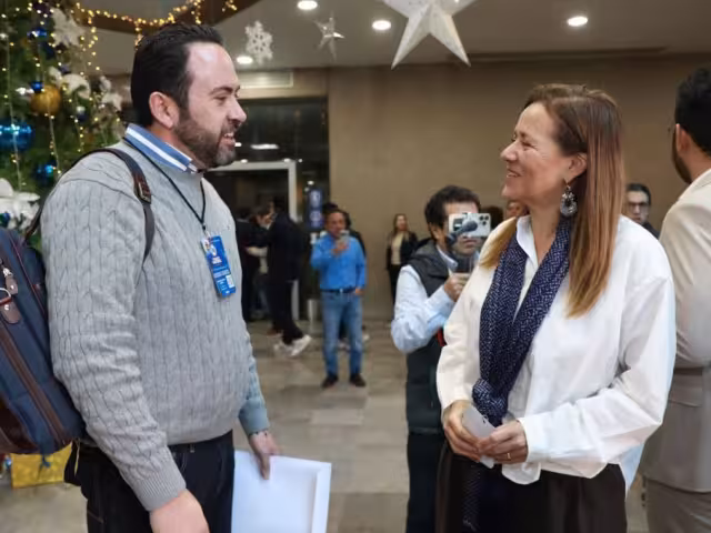 Margarita Zavala (derecha), fue una de las figuras que regresaron al PAN durante la sesión de su Consejo Nacional