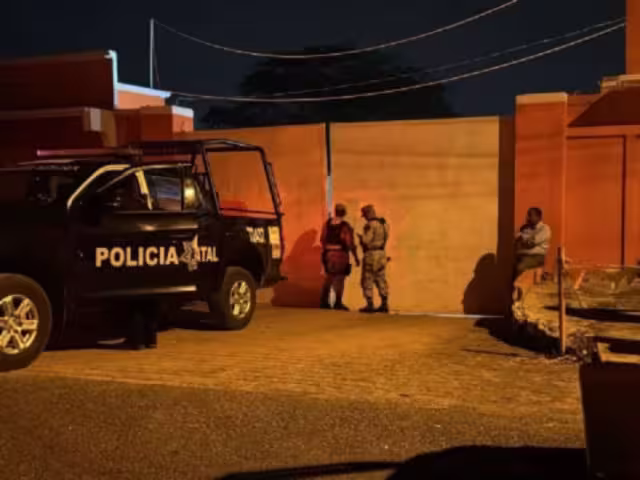 La violencia desató el pánico entre los presentes y provocó una fuerte movilización policiaca en la zona.