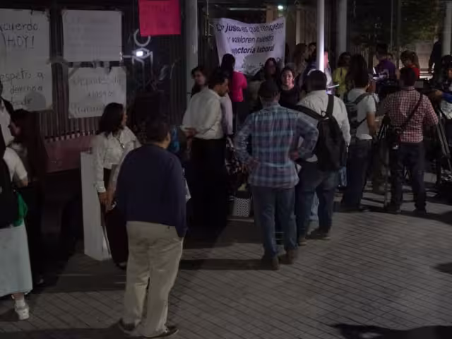 En los últimos días, manifestantes han bloqueado vialidades y realizaron un cierre simbólico de las oficinas del INAI