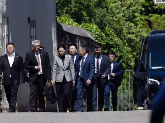 Durante tres horas por la mañana y una nueva sesión en la tarde, las delegaciones intercambiaron posiciones sobre los aranceles