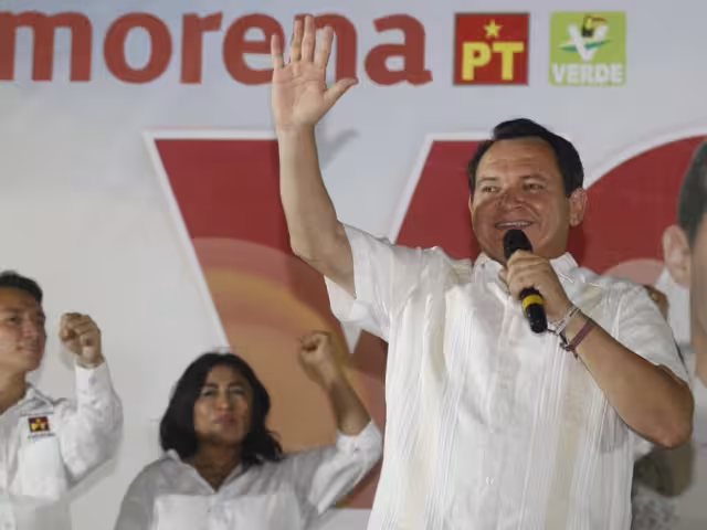 Joaquín Díaz Mena, candidato a la gubernatura de Yucatán por Sigamos Haciendo Historia