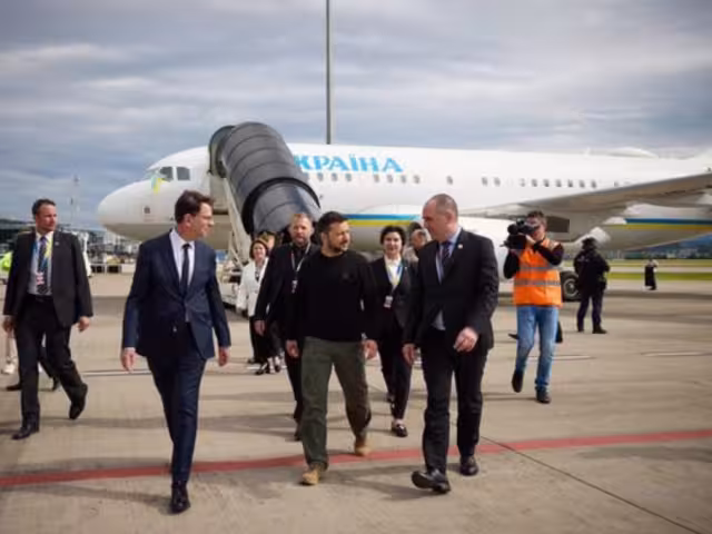 El presidente de Ucrania, Volodimir Zelenski, espera lograr "una paz justa lo antes posible", al inicio de una cumbre por la paz en Suiza