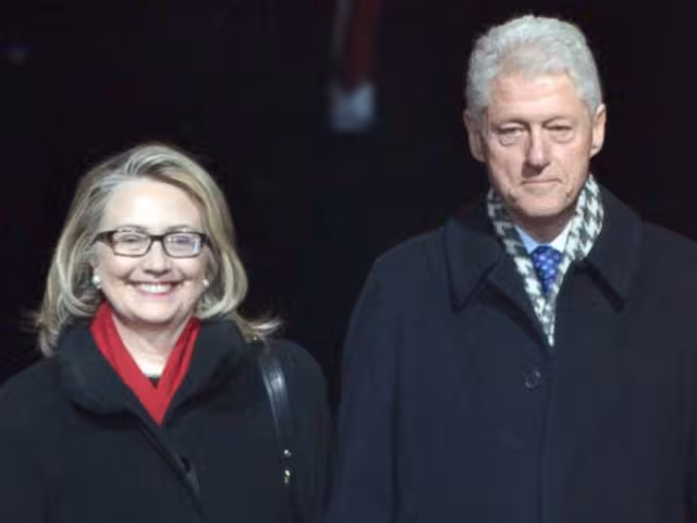 Además de los Clinton, también fueron llamados a comparecer seis exfiscales generales