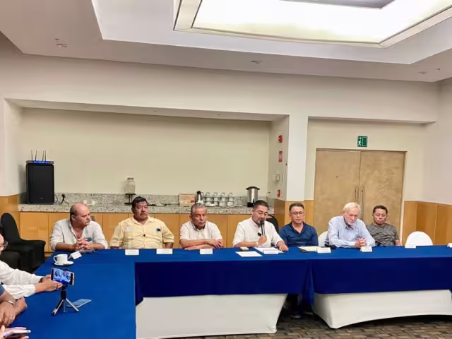 Organismos empresariales y comisariados ejidales se oponen a declaración de ANP del sistema lagunar Bacalar-Chetumal