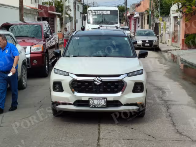 Un choque por alcance ocurrió la tarde de este jueves en la colonia Tecolutla, en Ciudad del Carmen.