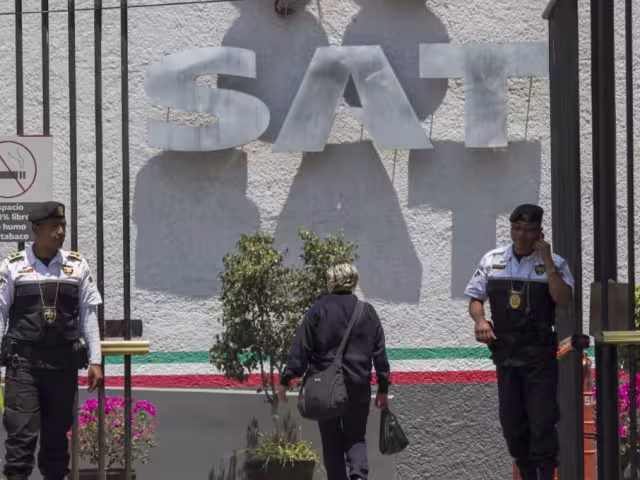 El SAT ha implementado un simulador que permite a los contribuyentes visualizar la información precargada en su declaración anual