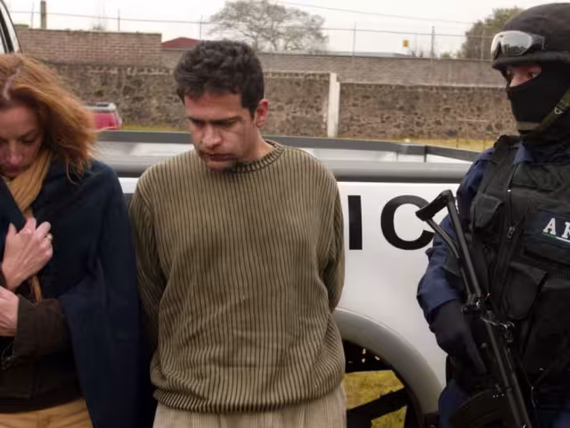 Tras casi 20 años de prisión, una jueza determinó que no existen pruebas suficientes para sostener la acusación contra Israel Vallarta,  por diversos delitos