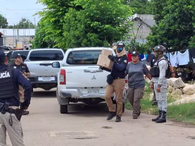 En un cateo en Pomuch, se decomisaron 120 litros de gasolina que un anciano vendía para ayudar a sus nietos huérfanos