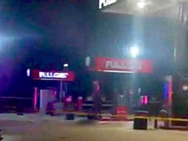 Un hombre fue asesinado en una gasolinera de Tulum tras recibir diez impactos de bala