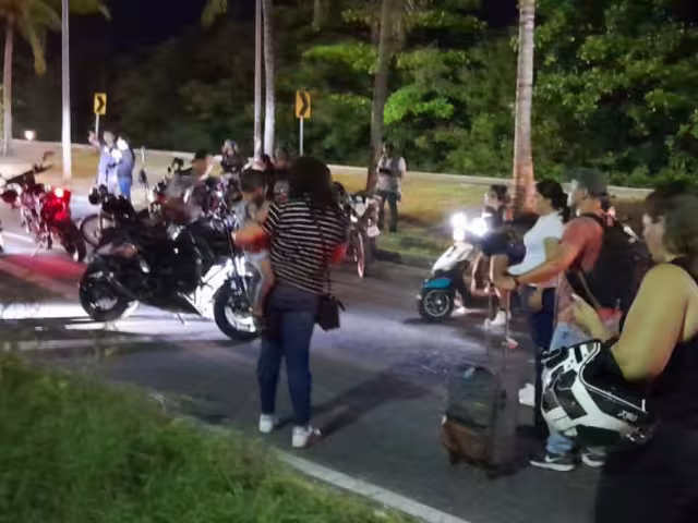 Turistas, los principales perjudicados por los bloqueos en Cancún