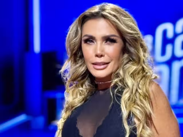 Sabine Moussier sorprende al revelar que trató de tener una relación con otra mujer