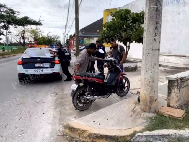 Accidente en Campeche deja una mujer lesionada y daños menores