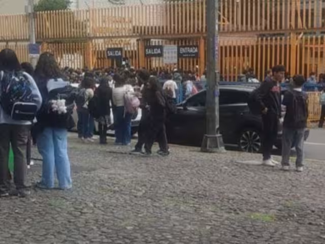 Estudiantes y docentes se vieron afectados por la toma de la Prepa 8.