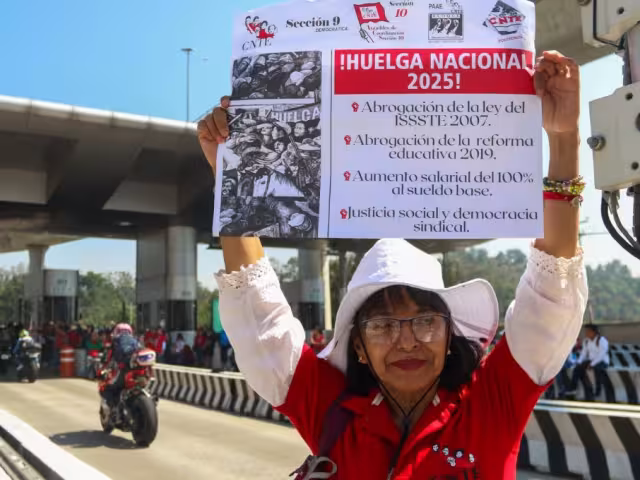 Los maestros demandan la abrogación inmediata de la Ley del ISSSTE de 2007 y la reforma educativa aprobada en 2019