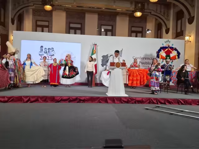El gobernador de Oaxaca, Salomón Jara Cruz, extendió una invitación a todo el país para asistir a la Guelaguetza 2025