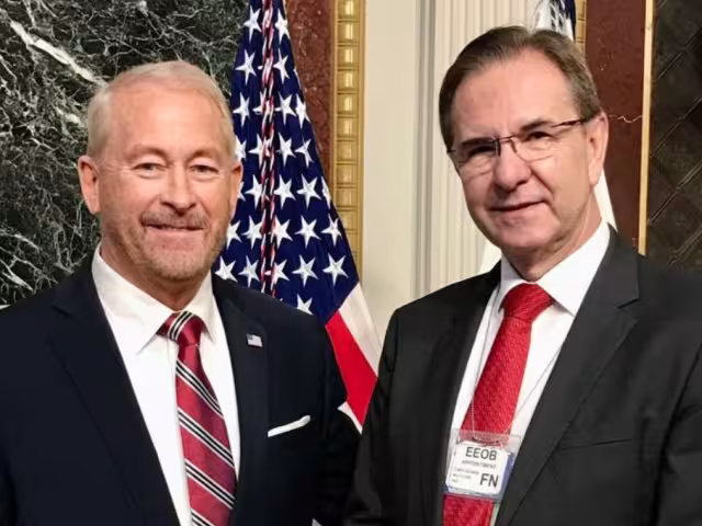 Esteban Moctezuma Barragán, embajador de México en Estados Unidos, acudió a la tome de protesta de Ronald Johnson, como nuevo embajador de EU en México