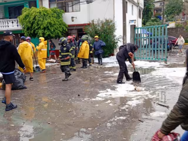 La presa Los Cuartos, ubicada en Naucalpan, se desbordó el domingo 22 de junio debido a las intensas lluvias