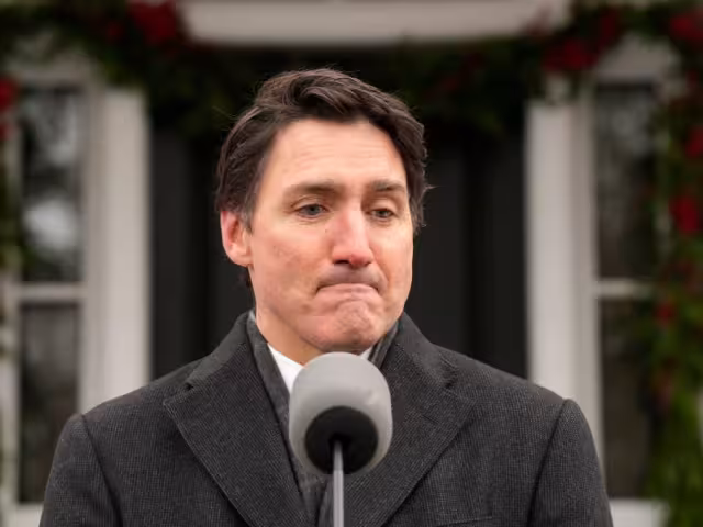 En un mensaje a los medios, Justin Trudeau explicó que con su renuncia evitar divisiones internas y dar espacio a un nuevo liderazgo