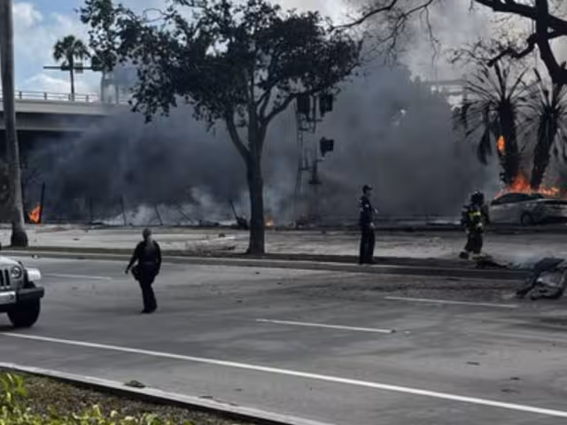 Este accidente aéreo se da un día después de que un helicóptero se desplomara en el río Hudson cerca de Manhattan y murieran 6 persons