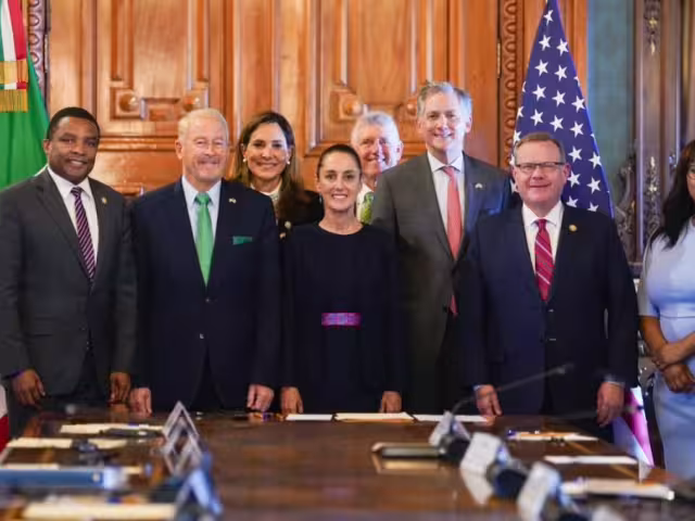 Uno de los logros destacados por Johnson tras la reunión fue la firma de un acuerdo ambiental para resolver el problema de aguas residuales del río Tijuana