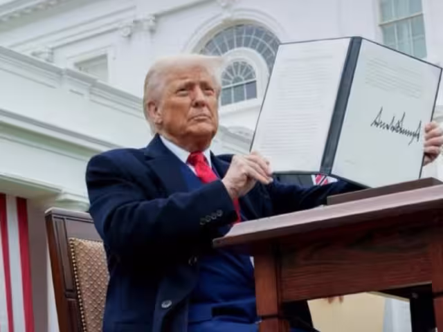 Donald Trump anuncia nuevo ataque de Estados Unidos en el Caribe; hay tres muertos