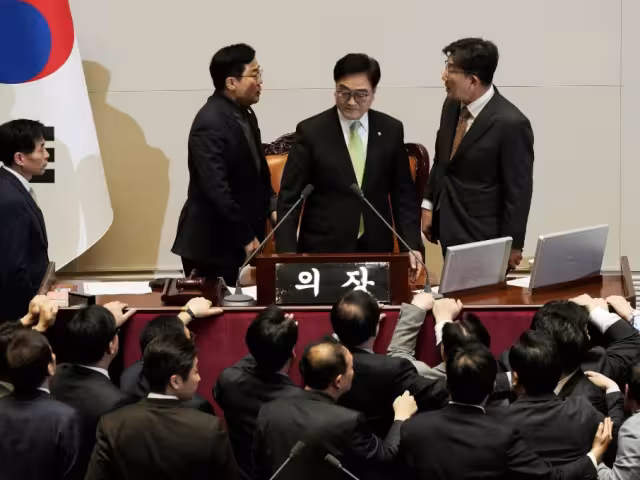 Sesión plenaria para la moción de impeachment contra el presidente interino de Corea del Sur, Han Duck-soo