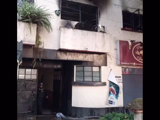 En Coyoacán, los bomberos lograron controlar las llamas en un breve periodo de tiempo