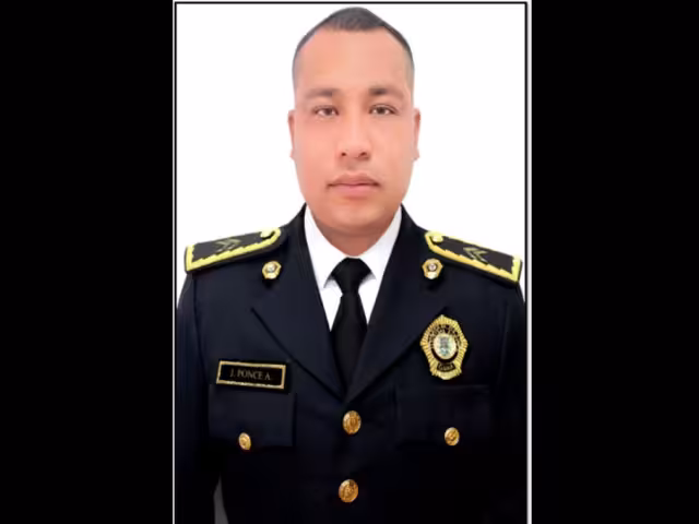 De acuerdo con el reporte oficial, Ponce Alfaro se encontraba en su día de descanso acompañado de su esposa