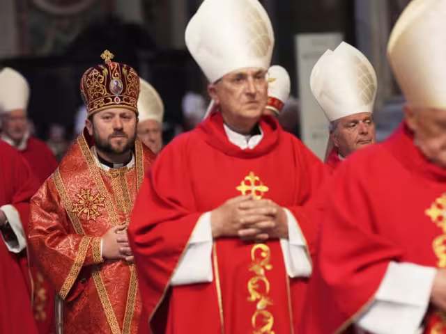 A pesar de los tiempos modernos, el ritual milenario del cónclave se mantiene como uno de los procesos más solemnes y secretos de la Iglesia Católica.