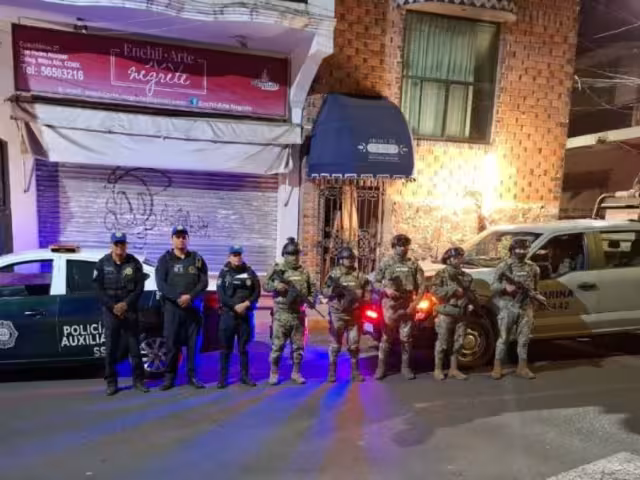 Con este operativo se detuvieron 33 personas y se aseguró mercancía ilegal valuada en aproximadamente 17 mdp