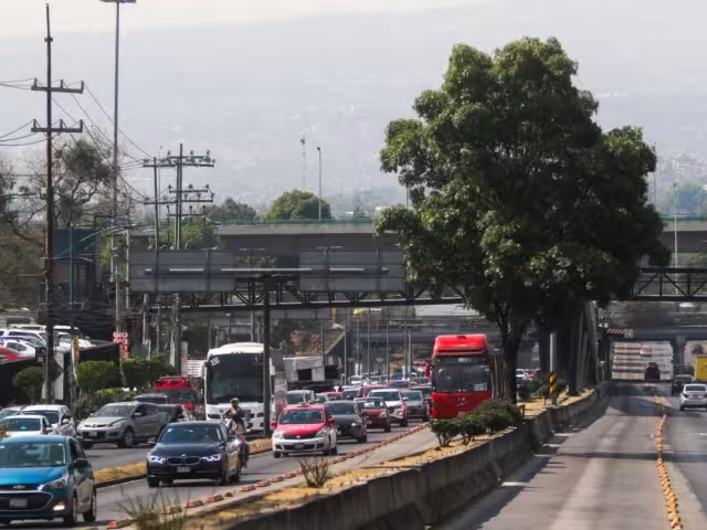 El programa Hoy No Circula es una medida ambiental implementada en la CDMX y 18 municipios conurbados del Estado de México